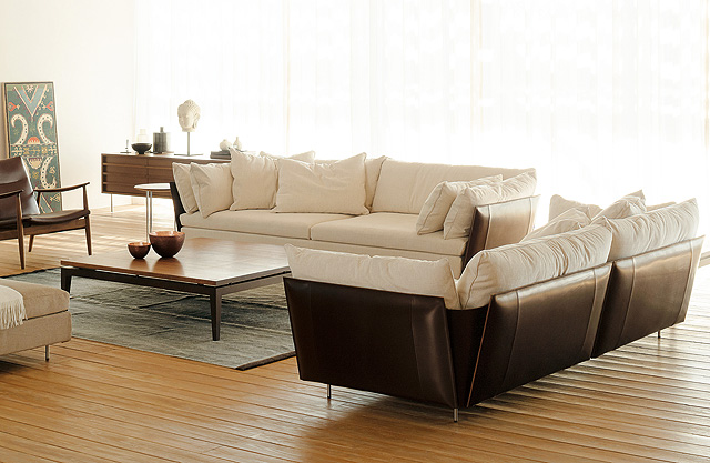 Ritzwell sofa LIGHT_FIELD_image01